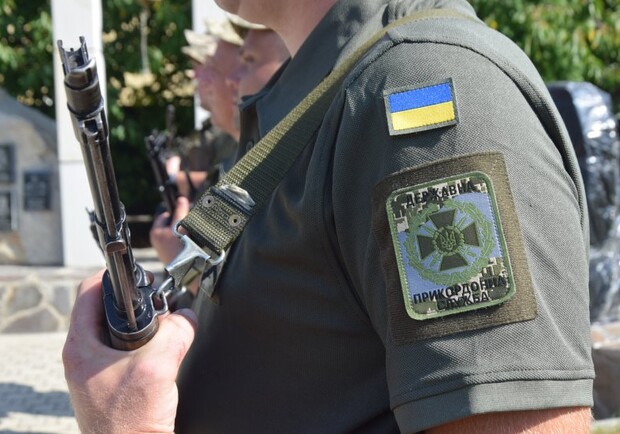 Пограничнику, застрелившему харьковчанина на границе, объявили о подозрении: в чем подозревают. 