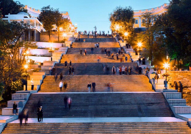 Музика Ейнауді та Dino Show: куди піти в Одесі в п'ятницю та цими вихідними