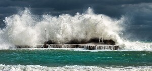 В Одессе и области объявили штормовое предупреждение: сильный ветер и повышенная опасность на море