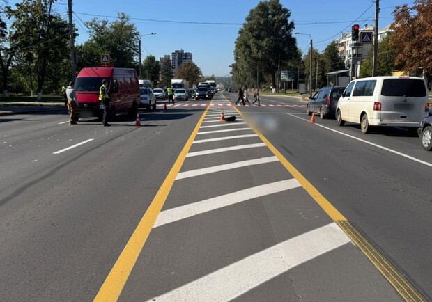 На Полтавском Шляхе Volkswagen насмерть сбил пешехода. 