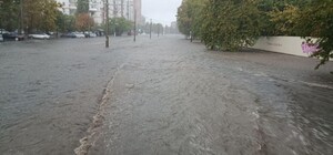 В Одесі за кілька годин випала місячна норма опадів: які вулиці підтоплені та де обмежено рух