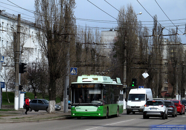 Громадський транспорт у Харкові через обстріл курсує по-новому. 