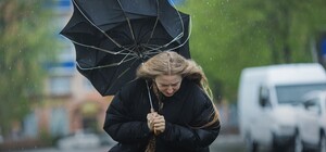 Ветер будет сбивать с ног: в Одессе объявили штормовое предупреждение