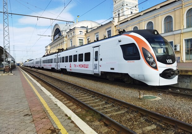 Частина Києва без світла: поїзд зі столиці до Харкова вирушив із затримкою. 