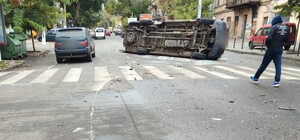 ДТП в центре Одессы: пострадали водитель и семь пассажиров микроавтобуса