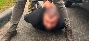 В центре Харькова трое неизвестных в военной форме выкрали человека 