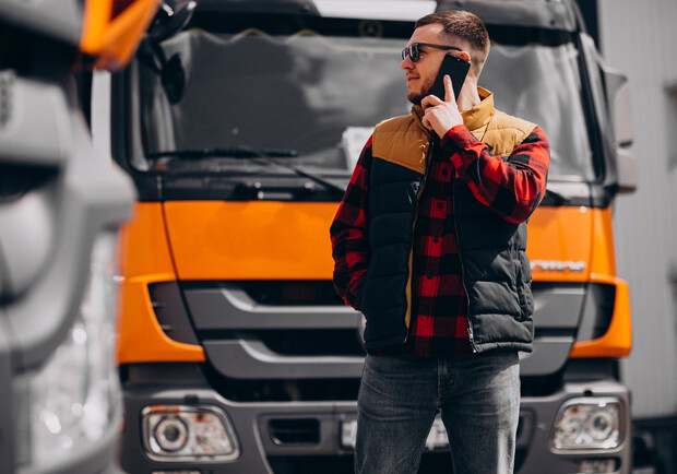 На одном из участков трассы М-03 Киев – Харьков – Довжанский ограничили движение транспорта. 