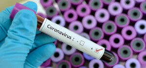 Вызывает потерю голоса: врач предупредила о новом штамме коронавируса