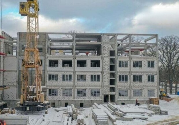 В Харьковском антикоррупционном центре заявляют о миллионных переплатах на строительстве онкоцентра. 