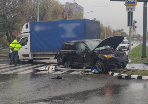 Йдуть на обгін і ганяють на скаженій швидкості: на Харківщині почастішали ДТП. 