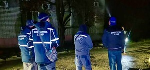 В Днепре после вечернего обстрела повреждены два дома: выбиты 150 окон, коммунальщики уже на месте