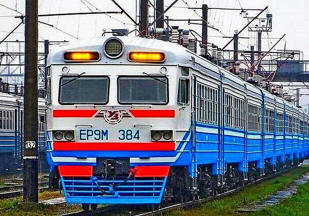 Ряд электропоездов в Харьковской области изменили маршрут. 