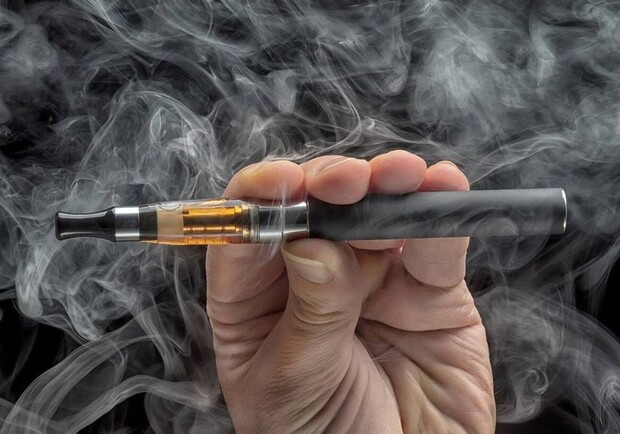 Вейпи виявилися в 3000 разів брудніші за унітаз: шокуючі результати дослідження - фото