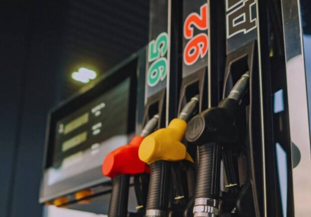 Стало відомо, скільки коштуватиме пальне на різних АЗС. Фото: dumskaya.net 