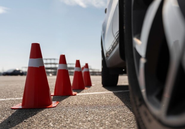 Дві траси у Чугуївському районі закрили для руху. 