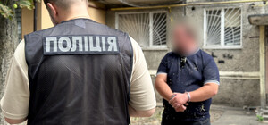 В Одессе будут судить мужчину, который угрожал пистолетом таксисту и пытался завладеть его автомобилем