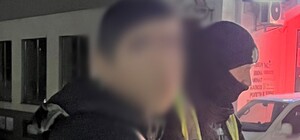 У Львові троє чоловіків побили пенсіонерку і позбавили найціннішого