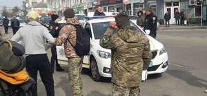 Нападение на работников ТЦК в Одессе: есть травмированные среди военных