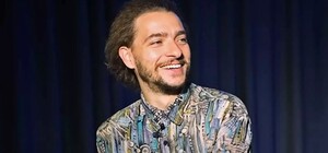 Харьковский стендап-комик Василий Байдак получил 