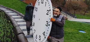 У Саржиному яру оновлюють годинник