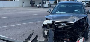 Біля Львова водійка Hyndai в'їхала у відбійник і загинула: фото з місця ДТП 