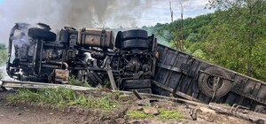 Под Харьковом дрон ударил по грузовику: часть окружной закрыли для транспорта