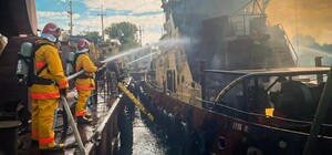 Армия РФ обстреляла гражданский буксир в Черном море: членам экипажа помогли пограничники