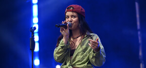 BestsellerFest у Львові: спалені ворогом книжки і довжелезні черги по автографи 