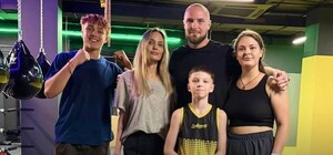 Анджелина Джоли с сыном приезжала в Харьков: что они делали