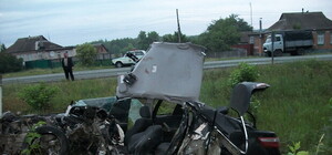 На Харьковщине россиянин на огромной скорости врезался в стелу: есть погибшие