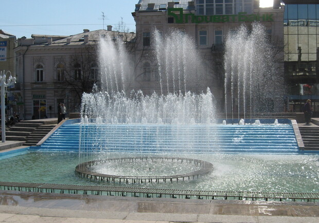 В 2011 году планируется ввести в эксплуатацию еще два фонтана на территории Харькова. Фото из архива "КП".