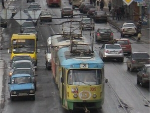Фото kp.ua. 26-й трамвай будет объезжать Гидропарк. 
