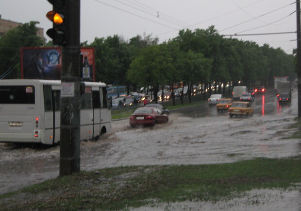 Фото kp.ua. Харьков залило дождем. 