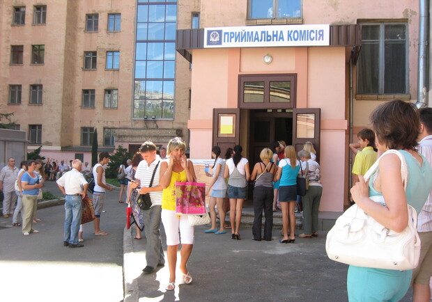 В 2011 году госзаказ на обучение студентов для вузов III-IV уровней аккредитации Харьковской области составляет 8087 бюджетных мест. Фото из архива "КП".