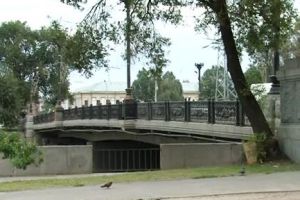 В планах коммунальщиков - обновить в этом году все мосты в центре города. Фото с сайта Харьковского горсовета.