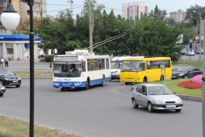 Фото kp.ua. На время меняется движение транспорта. 
