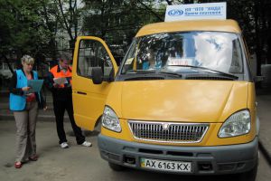 Фото пресс-службы горсовета. В Харькове начали работать  "кассы на колесах". 