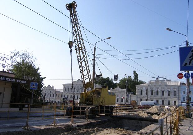 Основные дорожные работы ведутся в рамках подготовки к Евро-2012. Фото "В городе".