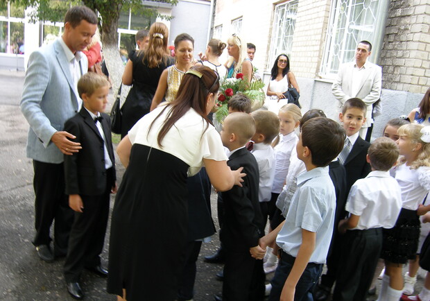 Фото "В городе". Собрать ребенка в школу можно, как за 600 гривен, так и за 5 тысяч. 