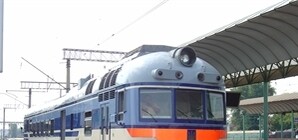 На Донетчине проводница вылетела из ехавшего поезда  