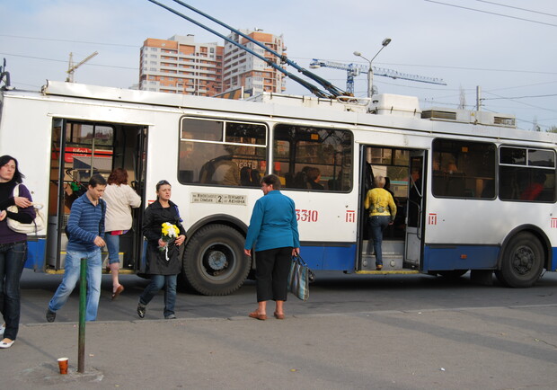 С завтрашнего утра в Харькове троллейбусы № 2 и 12 временно изменят свои маршруты. Фото из архива "КП".