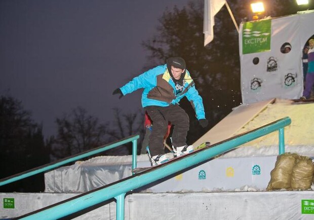 В соревнованиях приняли участие сноубордисты из Харькова, Киева, Львова, Минска, Москвы, Санкт-Петербурга и Камчатки.