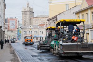 К вечеру по этой улице уже смогут поехать машины и общественный транспорт. Фото с сайта Харьковского горсовета.