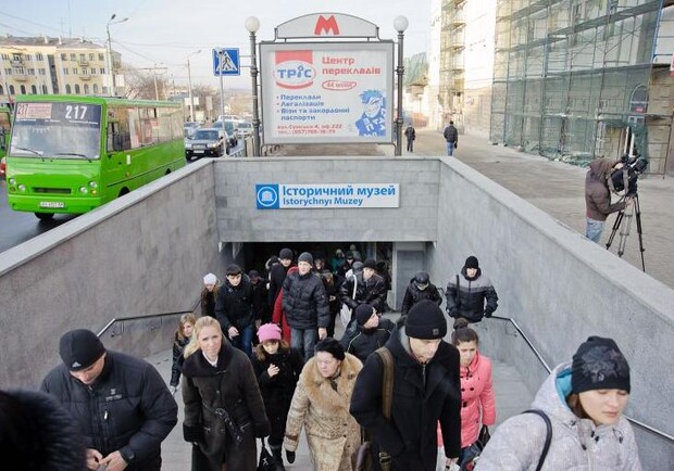 Фото персс-службы горсовета. В Харькове открыли новый выход из метро. 