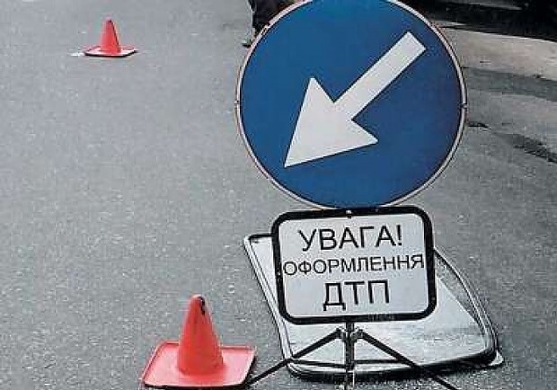 В Харькове в ДТП пострадал водитель иномарки.
