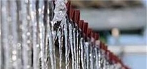 Первые жертвы сосулек в Харькове: пострадали прохожий и авто