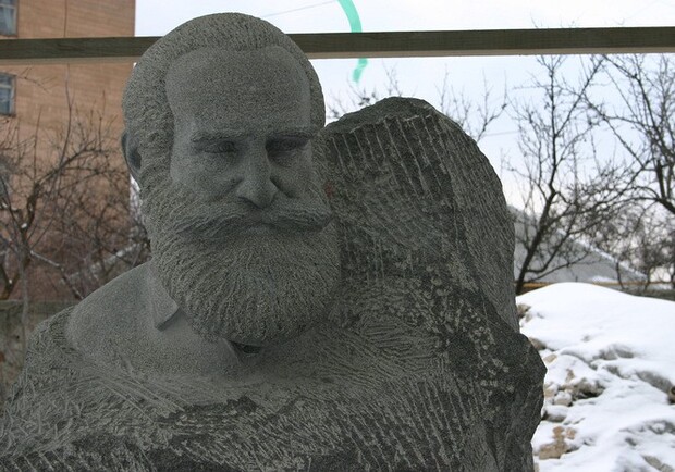 Вскоре в Харькове появится гранитный памятник Сергею Короткову весом 4 тонны. Фото "Медиапорт".