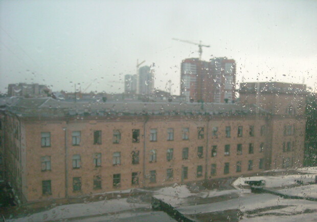 Местами по городу небольшой дождь. Ветер 6 – 8 метров за секунду. Фото из архива "КП".