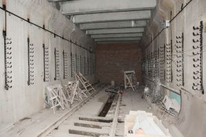 Стенки тоннеля всей станции строят из специальных материалов, которые изолируют шум. Фото с сайта Харьковского горсовета.