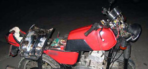 На Харьковщине двое парней на мотоцикле врезались в грузовик: один погиб, второго - госпитализировали